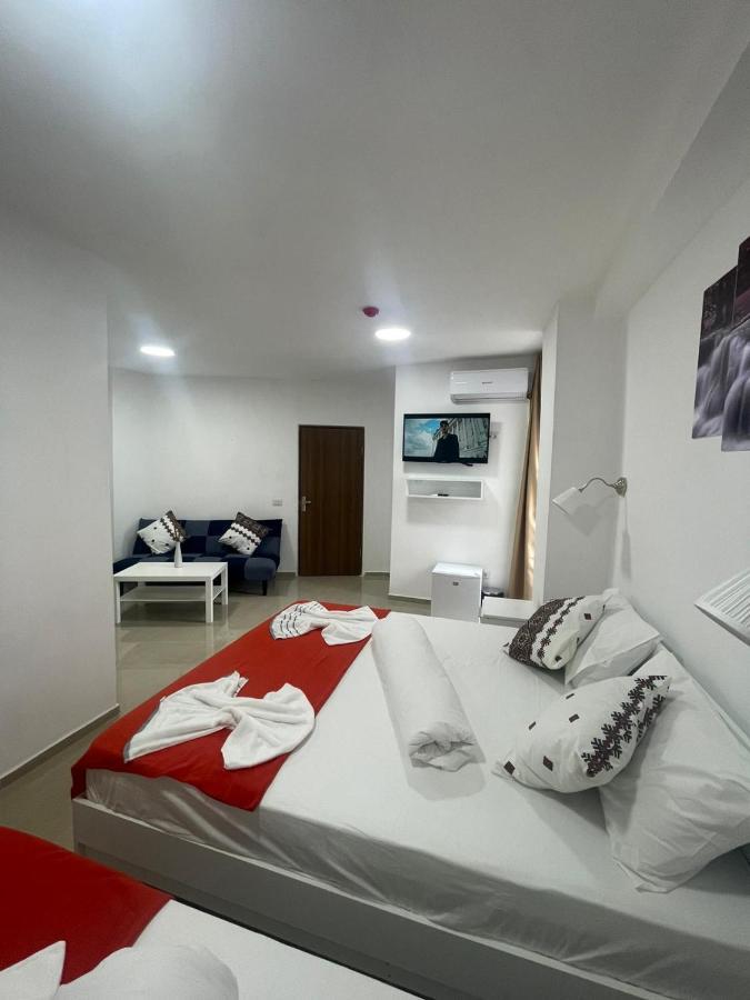 Hostel Tripoli Palace Bukarest Exterior foto