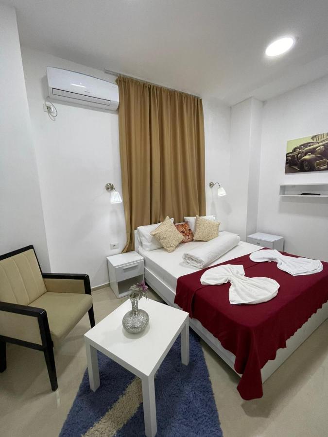Hostel Tripoli Palace Bukarest Exterior foto
